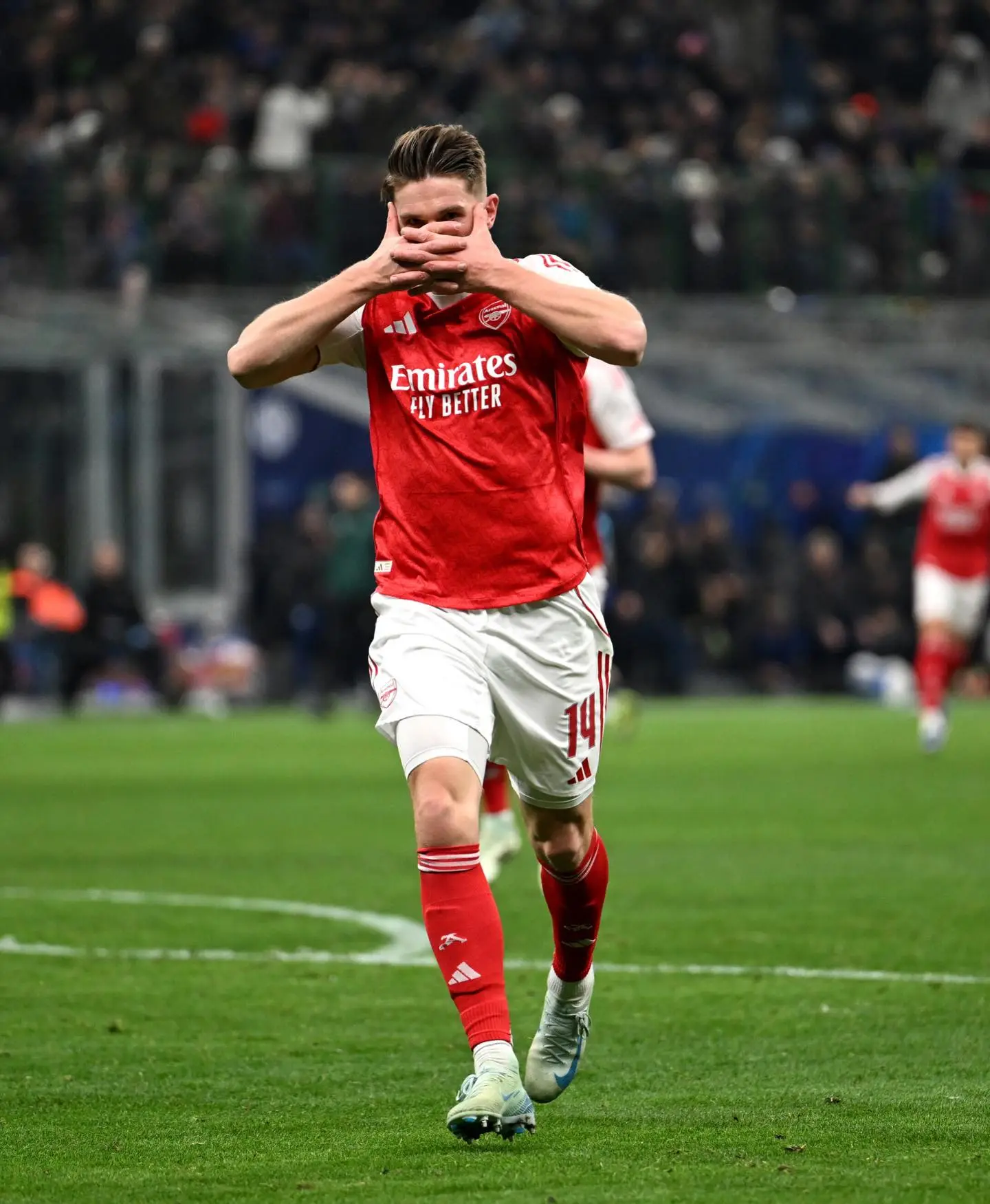 开云体育移动版-对阵国米替补登场破门,哲凯赖什社媒庆祝胜利:欧冠之夜