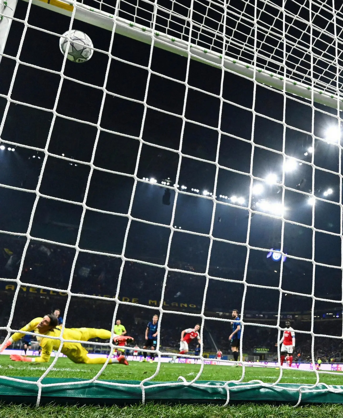 开云体育移动版-对阵国米替补登场破门,哲凯赖什社媒庆祝胜利:欧冠之夜