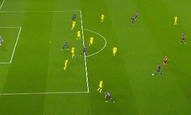 1666303372608077632.gif 开云体育下载-【西甲】莱万梅开二度 安苏破门 巴萨3比0黄潜