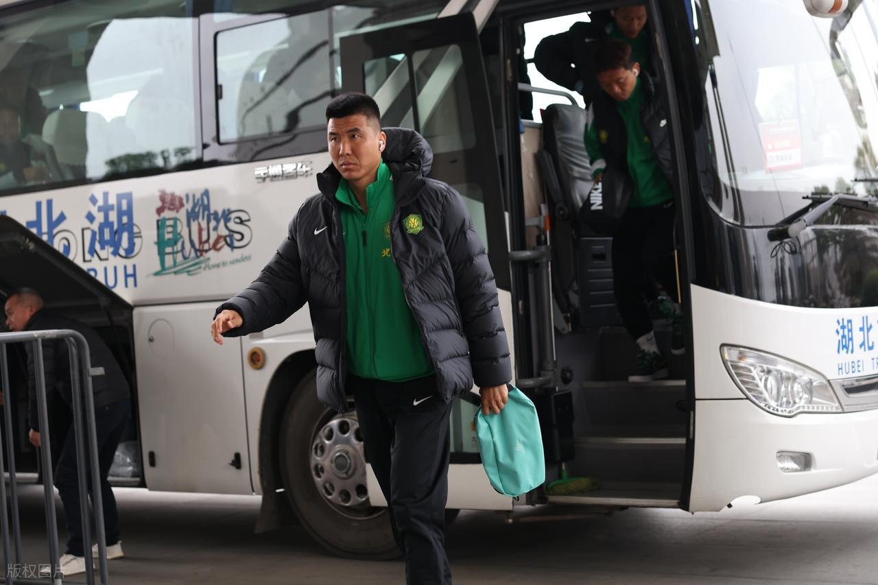 开云体育官网-意外！曝茹子楠已离开北京国安，原因让人无奈，球队开局就陷困境