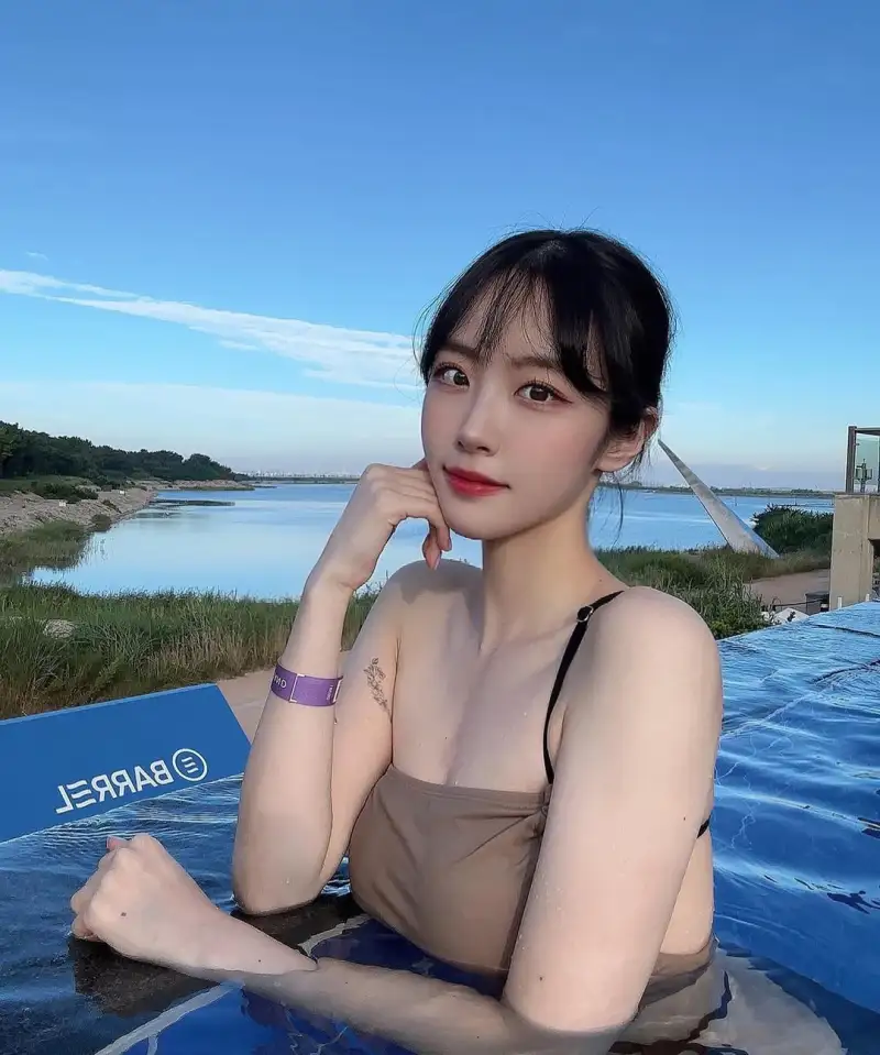 T1官宣Keria续约三年，今天看下T1韩网女粉